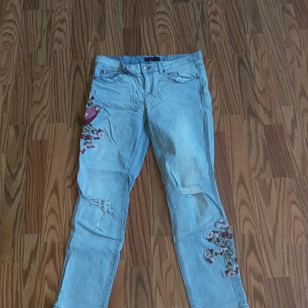 Super cute and trendy pants